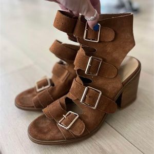 Super cute heeled sandals